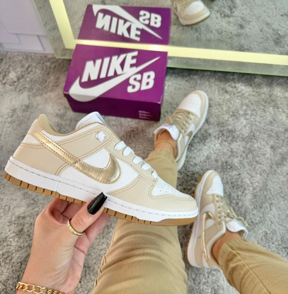 Tênis Nike Dunk Branco Dourado Premium