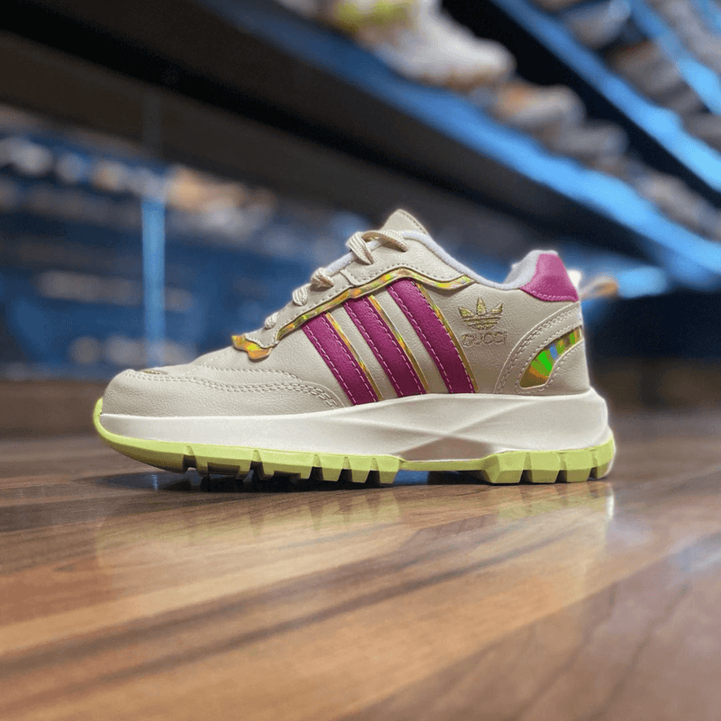 グッチ GUCCI 未使用品 グッチ ×adidas IE2271 ZX8000 スニーカー