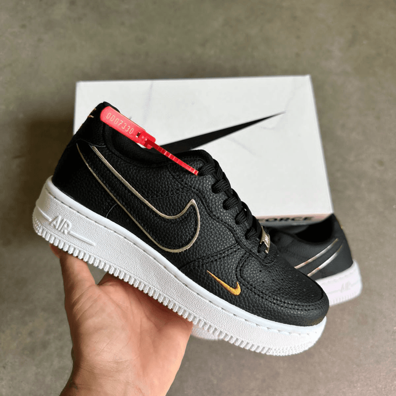 Tênis Nike Air Force Preto Dourado Premium