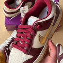 Tênis Nike Dunk SB Bordo Ouro Couro Premium - Loja Menina Maluca
